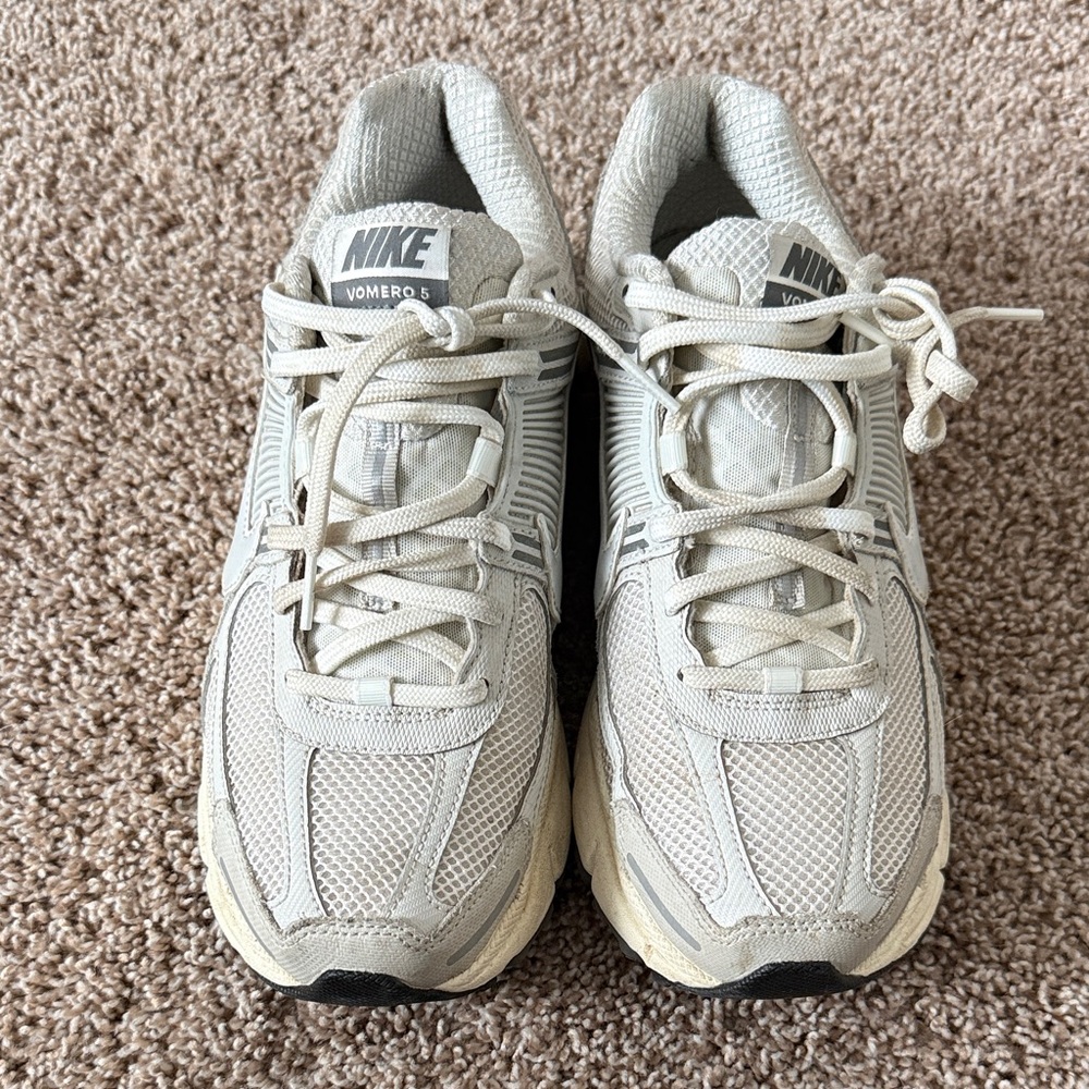 Nike Vomero 5 Light Gray Sneakers